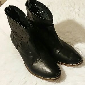 Adam Tucker Western Boots